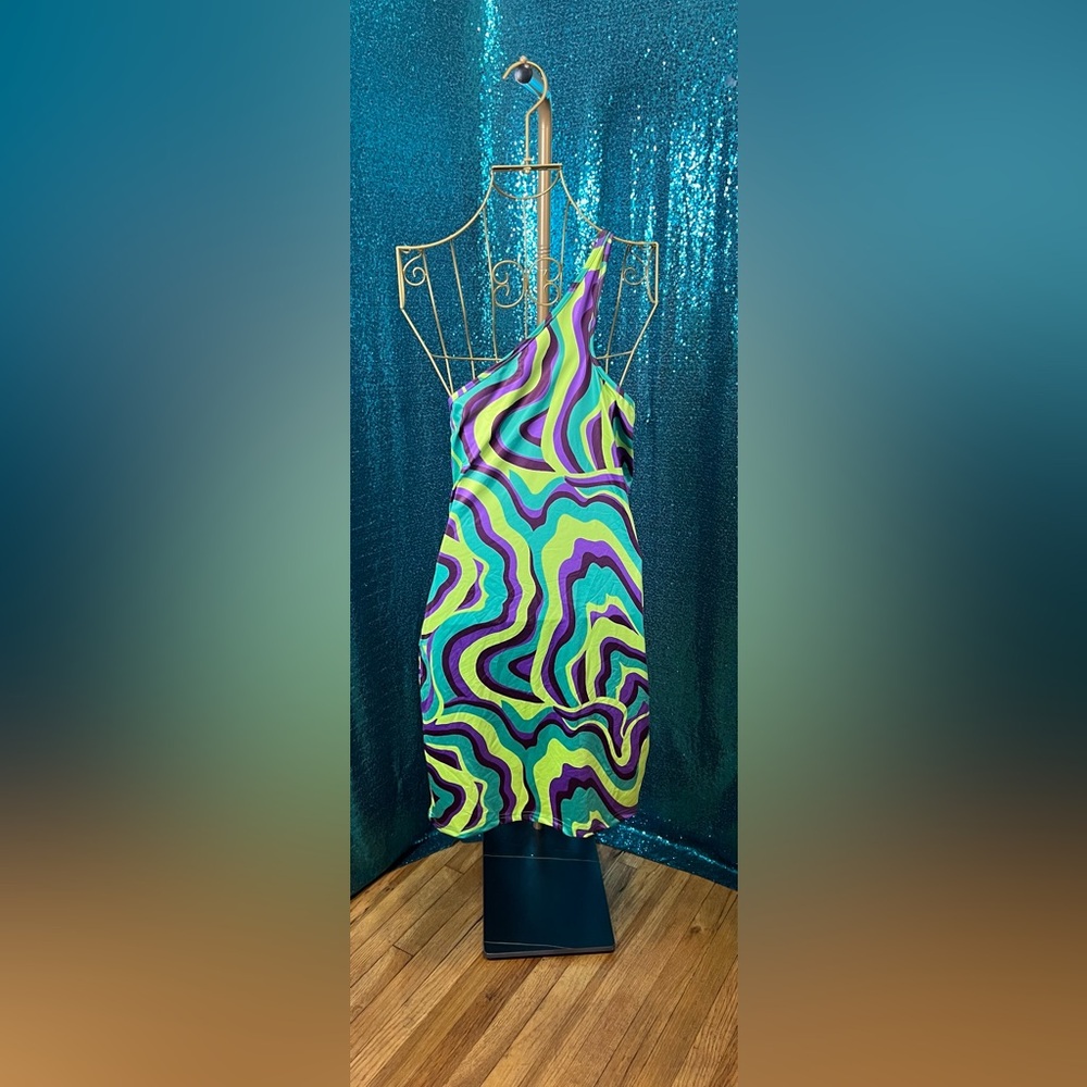 Colorful Dress - Picture 2 of 4